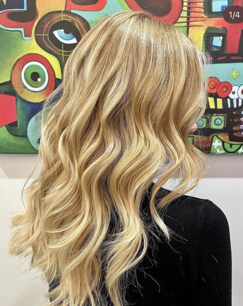 cheveux blonds par le Coiffeur Français