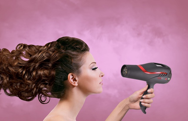 Comment sécher les cheveux colorés ou traités chimiquement l Le Coiffeur Français
